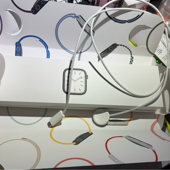 Series 7 iwatch green with watchbands and unlocked ready to pair and use - Picture 10 of 14